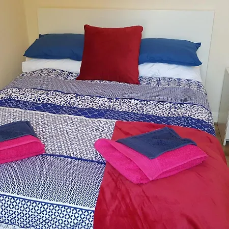 Lovely In Near Roundhay Park Holiday home