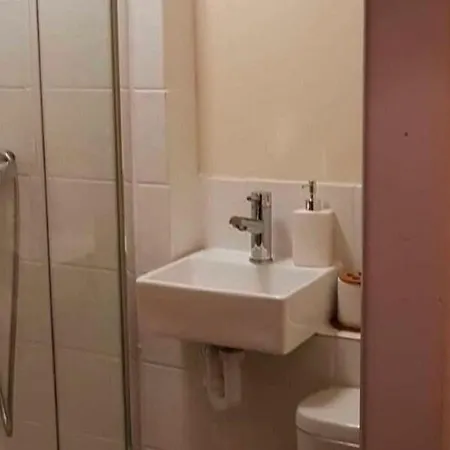 Lovely In Near Roundhay Park Holiday home *