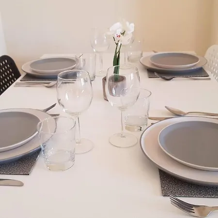 Holiday home Lovely In Near Roundhay Park Leeds (West Yorkshire)